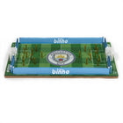 Binho - Jeu De Société Édition Classique MANCHESTER CITY -Jeu officiellement licencié par Manchester City FC : Comprend le célèbre blason du club au centre du terrain.