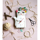 Enesco Allen Designs - Horloge à pendule « Joli chaton »-Mains d’horloge en forme de fleur peintes à la main et pendule de fleur pivotant