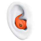 Beats - Powerbeats Fit Écouteurs sans fil pour l’entraînement avec annulation du bruit et ajustement sécurisé ultime, Orange étincelle-Avec Fast Fuel, quand la batterie est faible, une recharge rapide de cinq minutes offre une heure d’écoute