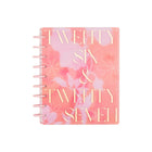 The Happy Planner - Planificateur daté format classique 2026–2027 à reliure à disques - 9-3/4 po x 5-5/16 po - Fleurs floues corail-La disposition Tableau de bord en format classique, avec sa conception côte à côte, vous permet de visualiser vos priorités en un coup d’œil