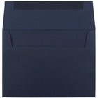 JAM Paper - Enveloppes d'invitation A7 - 5,25 x 7,25 - bleu marine - Paquet de 50-Ces enveloppes sont idéales pour les invitations, les cartes de voeux, les RSVP, les cartes de remerciement, les cadeaux d'anniversaire, les vacances et plus encore