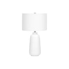 Monarch Specialties - Luminaire - 26 po H Lampe De Table - Crème Céramique - Abat-Jour Ivoire / Crème - Moderne-Illuminez votre salon, votre bureau ou votre chambre à coucher avec cette lampe de table moderne de 26 pouces de haut, dotée d'une base classique effilée en céramique crème à la texture subtile, surmontée d'un abat-jour tambour chic en lin ivoire et d'un embout argenté