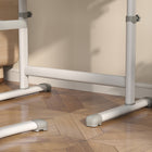 Qaba - Ensemble bureau et chaise pour enfants à hauteur réglable avec plateau inclinable - gris-La base antidérapante maintient le bureau en équilibre et en place  
