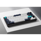 Keychron - Q1 Max RGB Wireless Mechanical Keyboard - Red Switch - 75% Layout with Knob - Carbon Black-Artisanat de précision : Fabriqué en aluminium 6063 grâce à l'usinage CNC et à 24 étapes de fabrication supplémentaires, le Q1 Max est une merveille métallique solide qui témoigne d'un artisanat méticuleux.