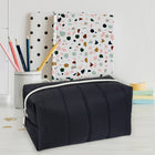 Fashion Stationery - Grand étui à crayons matelassé - 7.09 L x 3.94 W x 3.94 H po - Noir-1 compartiment à fermeture éclair