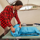 Coleman - Sac de couchage Flatlands 40 °F - Bleu-La fonction Roll Control maintient le sac droit, facilitant ainsi le rangement