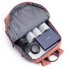 Tucci Italy - Sac à dos PeakPulsePack - Moyen - Rouge-Léger et stylé – Design rose éclatant, parfait pour l’école, le trajet et un usage occasionnel