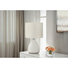 Monarch Specialties - Luminaire - 17 po H Lampe De Table - Crème Céramique - Abat-Jour Ivoire / Crème - Moderne-D'un simple clic sur l'interrupteur rotatif situé sous l'abat-jour, qui accueille une seule ampoule (non incluse), cette formidable lampe produit une puissance maximale de 60 W/120 V pour éclairer instantanément une pièce