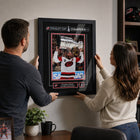 Frameworth - Jordan Staal 16 po H x 20 po l Cadre signature réplique Carolina Hurricanes Champions de la Coupe Stanley 2026 - Sous licence officielle LNH/AJLNH-Facade protectrice claire pour la presentation imprimee