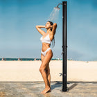 Outsunny - Douche solaire chauffée 7,3 pi 5,3 gallons-Peut contenir 5,3 gallons (20L) d'eau et peut augmenter la température de l'eau jusqu'à 140°F (60℃)