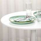 HOMCOM - Table à manger ronde avec patin antidérapant pour salon - blanc-Le patin antidérapant sur la base maintient la table stable et protège le sol des rayures 