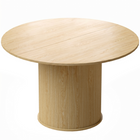 HOMCOM - Table à manger ronde 47 po avec base à pied cannelé pour 4-6 personnes - bois naturel-Comporte une base cylindrique cannelée unique, créant un point focal visuel moderne 
