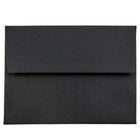 JAM Paper - Enveloppes d'invitation A2 - 4,375 x 5,75 - lin noir - Paquet de 50-Nos enveloppes sont fabriquées à partir de 30 % de papier recyclé de 32 lb et comportent une fermeture à rabat droit en gomme avec une finition en lin