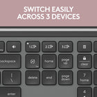 Logitech - Signature Slim K950 clavier sans fil - Graphite-Optimisez votre espace: un clavier Bluetooth sans fil de taille standard élégant et robuste avec une frappe familière de type ordinateur portable et conçu en plastique recyclé