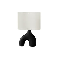 Monarch Specialties - Luminaire - 25 po H Lampe De Table - Céramique Noire - Abat-Jour Ivoire / Crème - Contemporain - Moderne-Lampe de table contemporaine et élégante de 25 pouces, dotée d'une base unique à deux pieds en céramique noir mat, surmontée d'un abat-jour en tissu ivoire classique et d'un embout rond en métal argenté