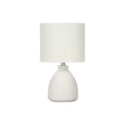 Monarch Specialties - Luminaire - 17 po H Lampe De Table - Crème Céramique - Abat-Jour Ivoire / Crème - Moderne-Cette lampe de table de 17 pouces de haut en céramique crème, avec une base moderne en forme de ruche accentuée par des lignes de rainures texturées et un abat-jour tambour en tissu ivoire, illumine une table d'appoint, un bureau ou une table de nuit