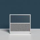 Luxor - Mur modulaire 53 x 48 - Cadre gris large, fenêtre givrée, PET gris frais-Améliore la diffusion de la lumière tout en réduisant les distractions
