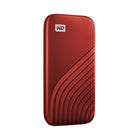 Western Digital - Disque SSD externe My Passport 1 To USB 3.2 - Rouge-Construction durable : Dispose d’un design métallique audacieux qui est suffisamment résistant pour gérer tout ce qui se présente à vous. Sa construction résistante aux chocs et aux vibrations résiste à des chutes allant jusqu’à 1,98 m (6,5 pi)