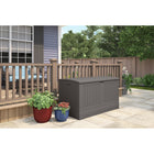 Suncast - Coffre de terrasse extra-large de 200 gallons - couleur Stoney.-La grande capacité de rangement est parfaite pour entreposer des coussins, des fournitures de jardin et des accessoires de cour.