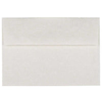 JAM Paper Enveloppes d'invitation parchemin A7 - 5,25 x 7,25 po - Blanc recyclé - 50/paquet (12672I)-Couleur : blanc, Les enveloppes présentent une finition parchemin marbré pour une touche élégante