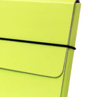 JAM Paper - Étui de transport pour dossiers minces avec bande élastique - 9 1/4 x 1/2 x 12 1/2 - Vert lime-Fabriqué à partir d'un matériau en aggloméré durable et robuste et doté d'une fermeture à bande élastique noire conçue pour maintenir les documents en sécurité