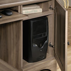Sauder 66"W La Collection Harbor View Bureau d’ordinateur d’angle - Finition Salt Oak-Les caractéristiques supplémentaires de ce bureau comprennent :  Tablette coulissante pour clavier et souris avec glissières métalliques et butées de sécurité pour la sécurité de toute la famille
