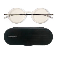 ThinOptics FrontPage collection, Manhattan 1.0 Lecteur avec Milano Pod Noir - Claire-Existe en deux beaux styles, le Brooklyn rectangulaire et le Manhattan ovale, et est flatteur pour les hommes et les femmes.