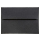 JAM Paper - Enveloppes d'invitation A1 de qualité supérieure 4 barres - 3 5/8 x 5 1/8 - lin noir - Paquet de 100-Ces enveloppes sont parfaites pour envoyer des invitations, des cartes de voeux, des RSVP, des cartes de remerciement, des cadeaux d'anniversaire, des remises de diplômes, des vacances et plus encore