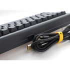 Ducky - ProjectD Tinker 65 RGB Mechanical Keyboard - MX Brown Switches - SF Layout - Black-Interrupteurs Cherry MX authentiques (version pré-assemblée uniquement): Choisissez parmi une gamme d'interrupteurs pour différentes expériences de frappe.