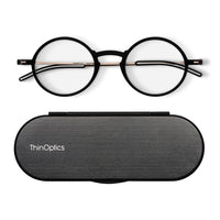 ThinOptics FrontPage collection, Manhattan 2.0 Lecteur avec Milano Pod Noir - Noir-Existe en deux beaux styles, le Brooklyn rectangulaire et le Manhattan ovale, et est flatteur pour les hommes et les femmes.