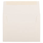 JAM Paper - Enveloppes d'invitation Strathmore A6 - 4,75 po x 6,5 po - Vergé blanc naturel - 50/paquet (29376I)-Quantité : 50 enveloppes par paquet