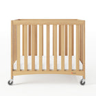 Foundations - Lit de bébé pliant compact avec roulettes surdimensionnées, 40 po x 26 po x 34 po-Garantie limitée du fabricant de 1 an