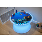 TickiT - Tapis de jeu Découverte sous-marine-Idéal Pour L'exploration De La Lumière - Associez ce récif de corail à une source de lumière pour donner vie au contenu de l'image. Changez l'apparence du tapis avec différents paramètres de couleur