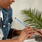 Sharpie - Stylos gel S-Gel, pointe moyenne (0,7 mm), corps stylés assortis, encre noire,  - Paquet de 4-Prise en main en caoutchouc profilée pour une expérience d’écriture confortable