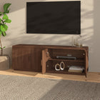 Hudson&Canal - Meuble TV rectangulaire cannelé Mero pour téléviseurs jusqu'à 75 pouces, finition noyer satiné-Caractéristiques assemblage facile
