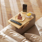 HOMCOM - Plateau de bras de canapé avec support de téléphone rotatif à 360° - bois naturel-Des pinces solides et une prise antidérapante empêchent les renversements sur la plupart des accoudoirs de canapé 