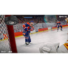 NHL 26 pour Xbox Series X-SAISONS ÉRH : Bienvenue dans les Saisons ÉRH, une toute nouvelle expérience dynamique où chaque rencontre compte. Tout commence avec des mécaniques de création révolutionnaires qui stimulent l’intensité des matchs compétitifs classés ÉRH et rendent la Course à la coupe ÉRH, un nouveau mode hors ligne axé sur le jeu solo pour ceux et celles qui aiment jouer à leur propre rythme, si amusante