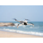 DJI - Lito X1 Drone Caméra 4K avec Télécommande 2 - Pack Fly More Plus-Transmission longue portée fiable : restez connecté grâce au système de transmission vidéo DJI O4, offrant un signal en direct 1080p/60 ips stable jusqu'à 15 km de distance.
