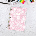 Cambridge - Cherrywood Lane Agenda hebdomadaire/mensuel 2026-2027 - 8 ½ po x 6 po - Peony Lace - bilingue-Une semaine sur deux pages comportant un espace de planification overt pour chaque jour sur la page de gauche et une section de notes et de tâches sur la page de droite