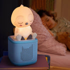 tonies - Sleepy Friends: Sleepy Penguin Night Light Tonie (Anglais)-Attacher magnétiquement des personnages peints à la main à la Toniebox, permettant aux enfants de changer de contenu facilement et par eux-mêmes.