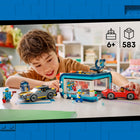LEGO - My City La station de lavage automobile-Comprend un lave-auto avec station d’aspiration, 2 voitures jouets et 4 figurines