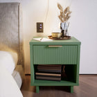 Manhattan Comfort - Table de nuit moderne Granville 18,11" à 1 tiroir - Vert sauge-Comprend 1 tiroir à extension complète avec tiroir supérieur conçu avec des lignes verticales texturées en relief fabriqué en bois massif