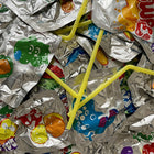 TerraCycle - Sachets de boisson - Zero Waste Box- Grande-Inclus : boîte de collecte durable imprimée en couleur avec doublure interne, étiquette d’expédition UPS prépayée pour le retour, et recyclage des déchets collectés.