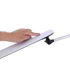 Bostitch - Lampe de bureau à DEL à double bras oscillant - blanc-Conception Adaptable - Tête De Lampe Entièrement Flexible Et Bras De Lampe Doubles Pour Positionner Facilement La Zone Lumineuse Sans Scintillement