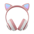 MyBat - Casque Bluetooth Pro Katchy Kitty,  Rose-Confort léger: Les oreillettes sont fabriquées en mousse à mémoire de forme acoustique qui offre une douceur semblable à celle d'un oreiller pendant l'écoute. Le bandeau coulissant en métal réglable et les cache-oreilles rotatifs peuvent facilement s'adapter à n'importe quelle forme de tête. Que vous suiviez des cours en ligne, que vous voyagiez ou que vous vous entraîniez, vous oublierez presque que vous les portez, même après des heures d'écoute