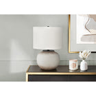 Monarch Specialties - Luminaire - 21 po H Lampe De Table - Crème Céramique - Abat-Jour Ivoire / Crème - Moderne-L'interrupteur à 3 voies facile à utiliser peut accueillir une seule ampoule (non incluse) avec une puissance maximale de 100W / 120V pour ajuster l'ambiance d'éclairage et illuminer ou assombrir instantanément une pièce