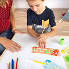Miniland - MLE36250 Préparation à l'écriture : Modèles de base-Ils peuvent être utilisés sur une variété de surfaces avec des crayons, des crayons de couleur, de la craie ou de la peinture à doigts.