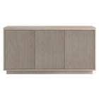 Hudson&Canal - Meuble TV rectangulaire cannelé Hanson pour téléviseurs jusqu'à 55 pouces - couleur aulne blanc-Il est doté de trois portes battantes et d'une étagère centrale réglable