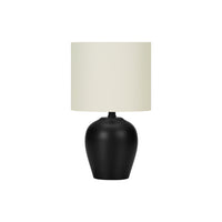 Monarch Specialties - Luminaire - 17 po H Lampe De Table - Céramique Noire - Abat-Jour Ivoire / Crème - Transitionnel-Avec un design transitionnel, cette lampe de table en céramique noire lisse de 17 pouces de haut, avec une base en forme de jarre rond et un abat-jour en tissu ivoire, apporte un style tendance à tout salon, chambre à coucher ou espace de bureau