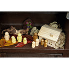 Yellow Door - Les petites gens - Ensemble de jeu sensoriel de 9 figurines-Contient neuf figurines - trois tailles et trois couleurs.
